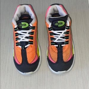 NIKE AIR MAX 95’ SIZE 9.5c girls